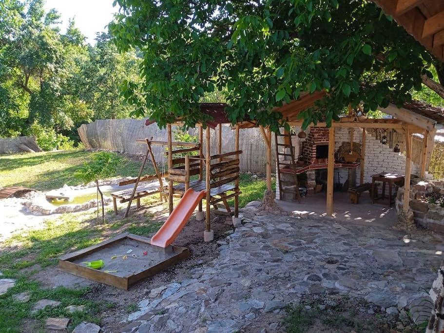 Ижата - Топлина И Уют Borovitsa Exterior foto